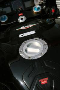 Body - Fuel Caps & Tanks - Oberon - OBERON Billet Fuel Cap: Aprilia/Triumph