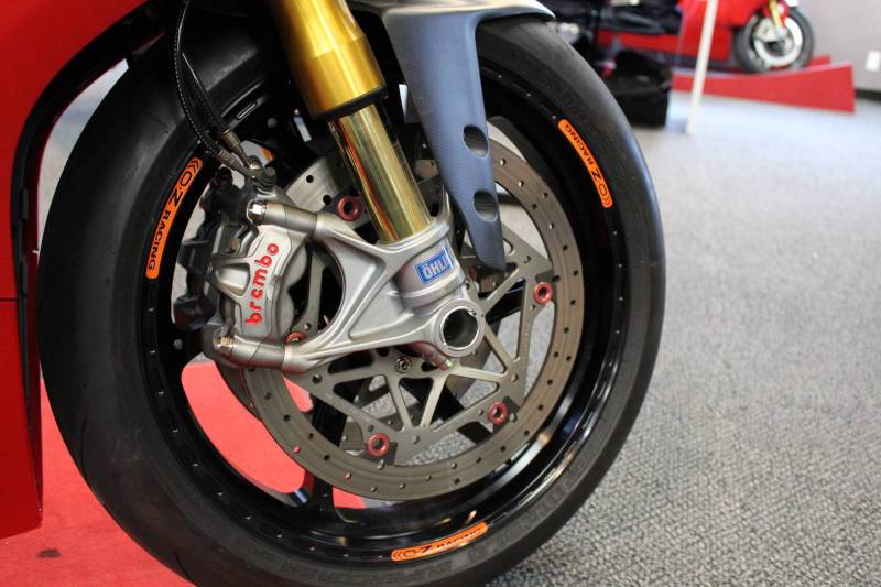Gotham Front Axle For Ducati Panigale 899, 959, 1199, 1299, V2, V4, Diavel, XDiavel, Streetfighter