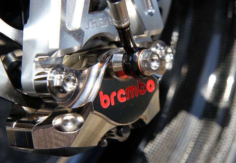 brembo : CNC Bremssattel hinten P2 84mm NIckel Coating [120.A441.40]