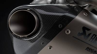Akrapovic Titanium Full Exhaust System: Ducati Panigale V2