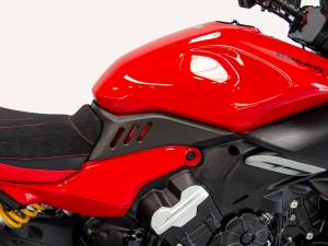 Ducabike - Ducabike - DIAVEL V4 MATT CARBON TANK SIDES - Image 2