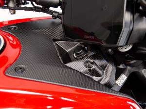 Ducabike - Ducabike - DIAVEL V4 MATT CARBON IGNITION COVER - Image 2