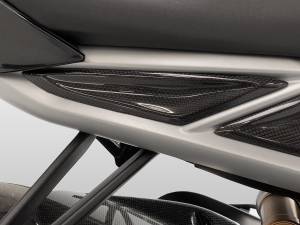 Ducabike - Ducabike - TRIUMPH STREET TRIPLE GLOSSY CARBON SIDE COVERS - Image 2